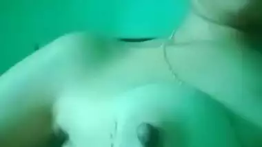 Hairy Indian pussy girl nude after bath viral MMS