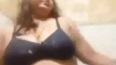 desi aunty boob show video call