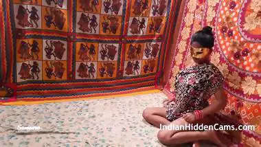 tamil bhabhi horny for sex fingering her shaved...