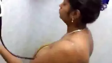 Tamil Girl Bathing Hidden Recording by Neighbor