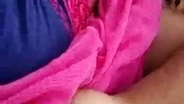 Cute Indian girl boob sucking by Bf MMS sex clip