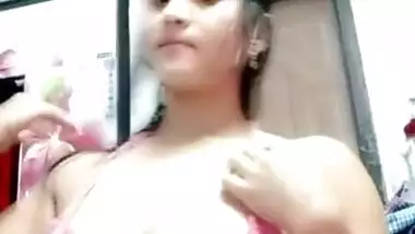 Beautiful desi girl showing her cute boobs