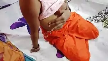 Wife ki Punjabi chudasi saheli ko tabadtod chod daala