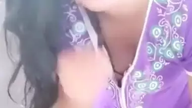 Desi HORNY HOUSEWIFE SHOWING N TEASING LOVR