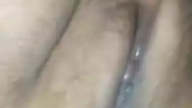 DESI YOUNG GIRL PUSSY FINGERING AND CLOSEUP