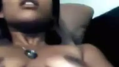 Mumbai chick Meenakshiâ€™s wet pussy on cam 