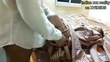 I Fucked cute angel pussy she wearing gold saree, and I cum outside her pussy lips