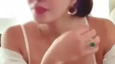 Jacqueline Fernandez Sexy Cleavage