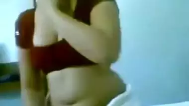 indian lady exposing her boobs