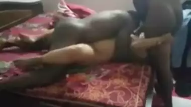 Mumbai wife fucked by two gym trainers