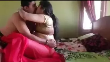 Kannada Indian aunty shows ass hole on webcam, nice expressi