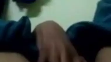 Mini Bhabhi Doesnt Know how to Suck