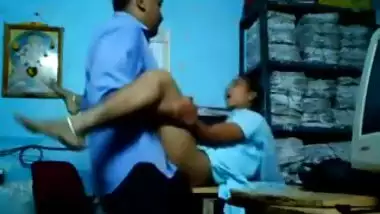 Hot Tamil babe gets fucked in the office