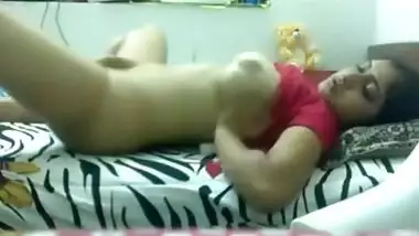 Indian girl sex movie of a hairy lady masturbating hard 