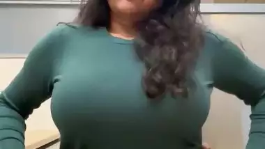 S24 camera capture sexy GF showing huge boobs viral selfie