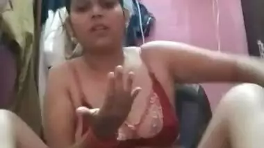 Ratlam ki aunty oiling pussy MMS video