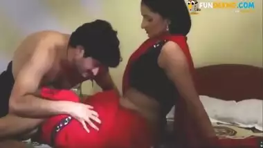 Nude Wife Romance On Bed - Must Watch