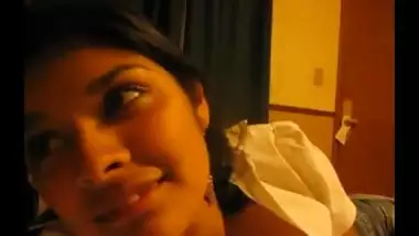 Desi South Indian office babe gives cum release to lover