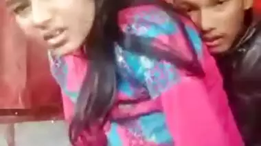 Indian lovers caught trying first sex outdoor in Desi mms video