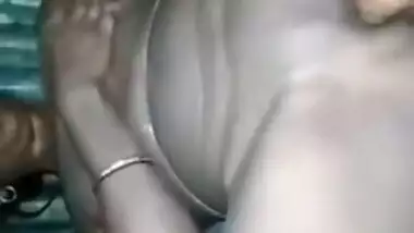 Bengali Slum Wife Dildoing Pussy With Carrot