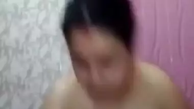 Indian chubby aunty bathing selfie