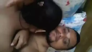 Relaxed Indian guy films himself with GF after successful XXX chudai