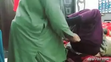 Chota Lind Wala Paki Baba Fucks Kaamwali Maid