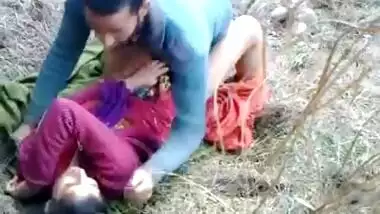 mumbai couple in public park having sex