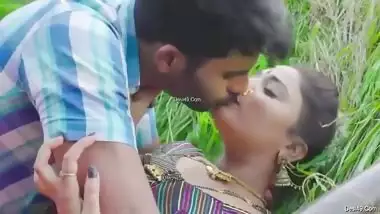 Desi Bhabhi Ko Khet Me Ki Chuday