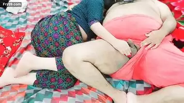 XXX Pakistani Mom And StepDad Real Sex And Romance In The Early Morning On The Bed With Clear Hindi Audio