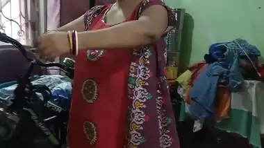 Sasur Ne Bahu ko chusna sikhaya