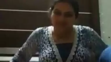 Punjabi Bhabi Selfie Video Says Dudu Peelo