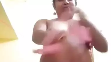 Desi horny hot mature wife show