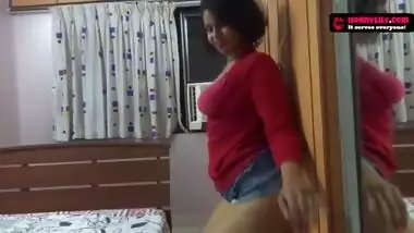 Mallu girl's huge butt