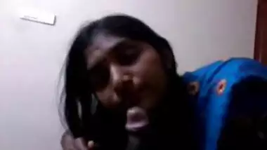 Andhra Aunty blowjob and saree strip