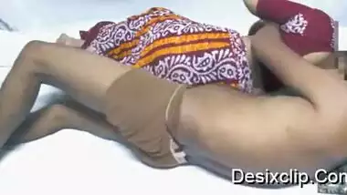 chubby desi mom in saree enjoyed by bf