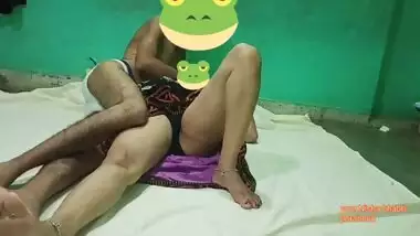 Super bhabhi ki chut me appl dala