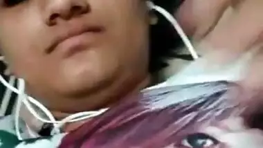 Desi collage girl showing her big boobs selfie cam video