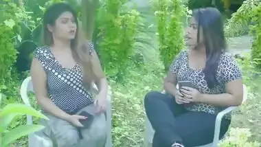 Today Exclusive- Desi Guy Sex With 2 Girls