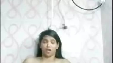 After sex stunning Indian MILF massages greedy XXX pussy in shower
