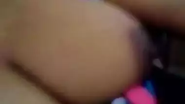 Srilankan Bhabhi in sofa Guy Playing with her huge Booobs