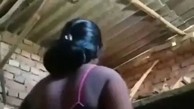 Village Girl’s Boobs And Pussy Filmed For Lover