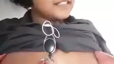 Tamil aunty showing huge her boobs