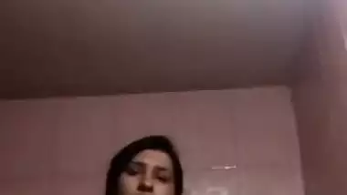 Paki aunty stripping bra and panty nude viral show