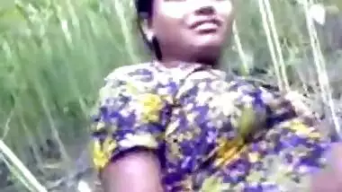 Desi farmer enjoy hardcore fucking with girl in forest