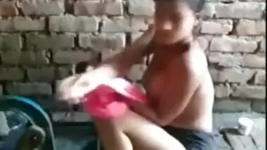 Village Desi girl big boobs bathing