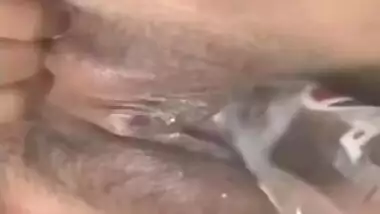 DESI INDIAN CLASSIC FUCKING WITH A BOTTLE VIDEO