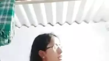 Sexy Tamil Bhabhi reord Her Nude Video