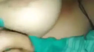 Hot Indian Gf Boob prss By Lover