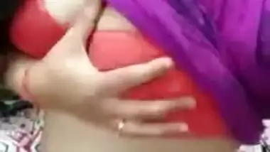 tamil cute teenage showing her tits and playing...